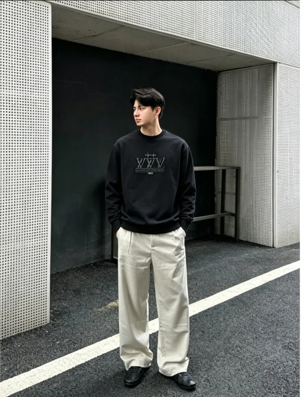 Louis Vuitton/Louis Vuitton beaded embroidered crew neck sweatshirt